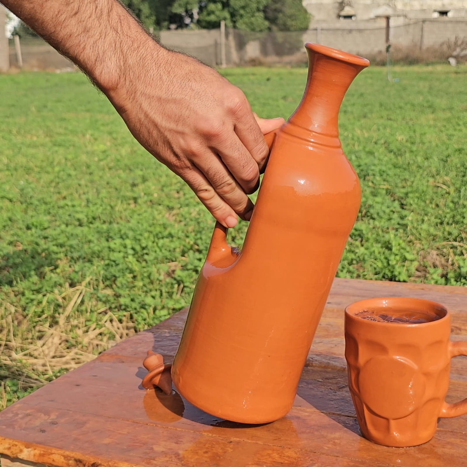قنينة الطين الكبيرة