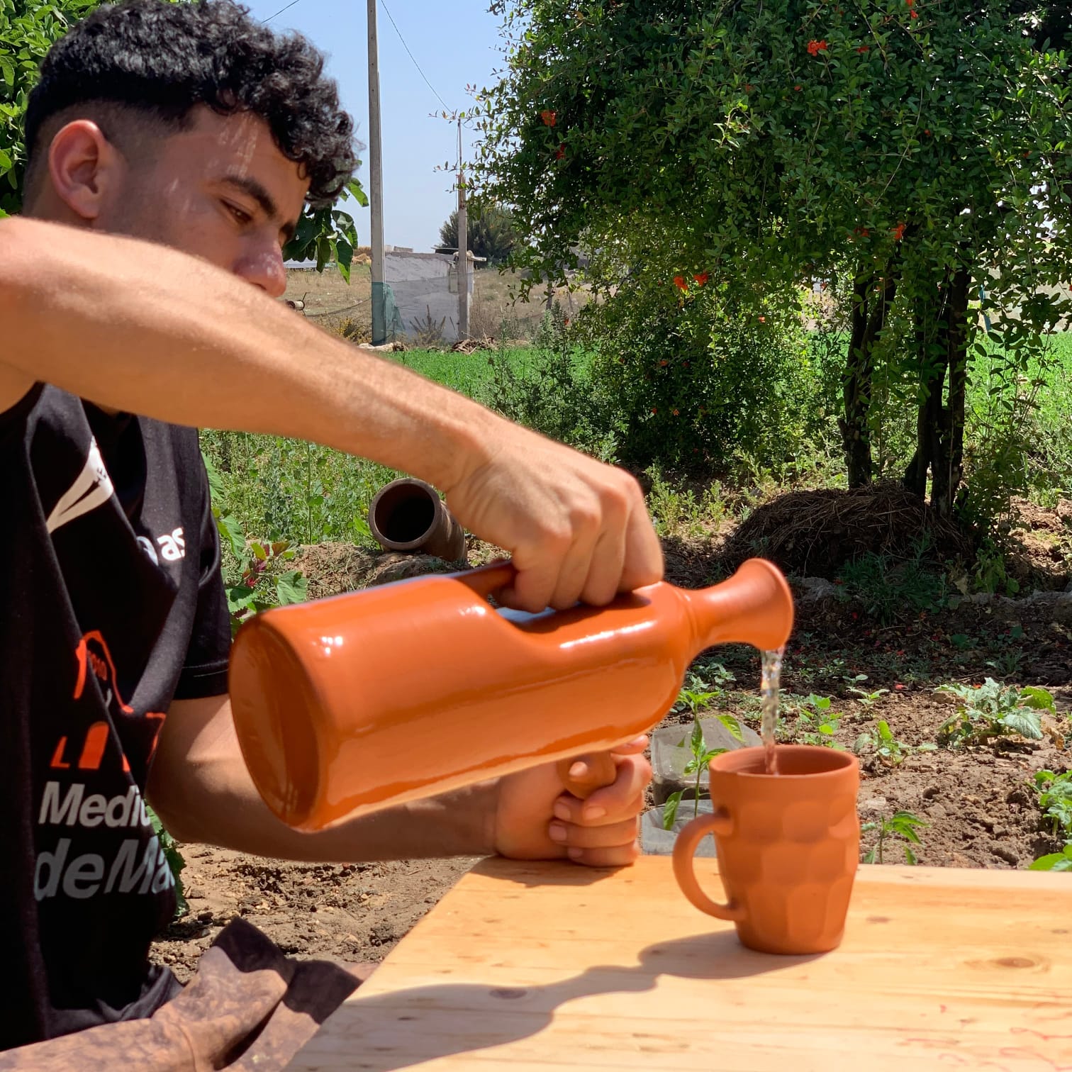 قنينة الطين الكبيرة